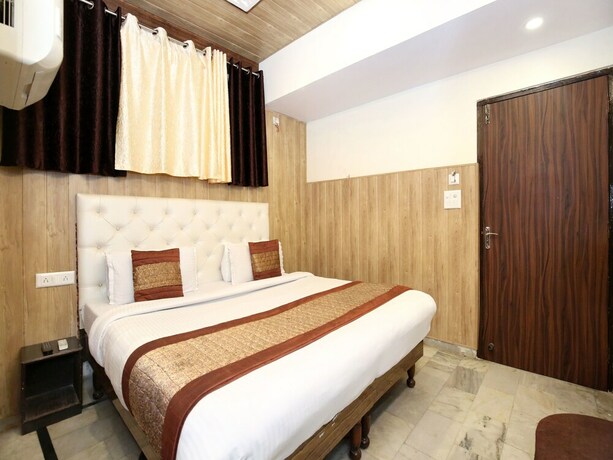 Imagen de la habitación del Hotel Oyo 966 Sallow International. Foto 15
