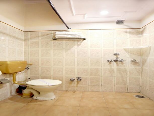 Imagen de la habitación del Hotel Oyo 966 Sallow International. Foto 17