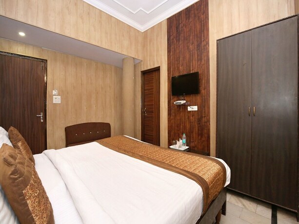 Imagen de la habitación del Hotel Oyo 966 Sallow International. Foto 22