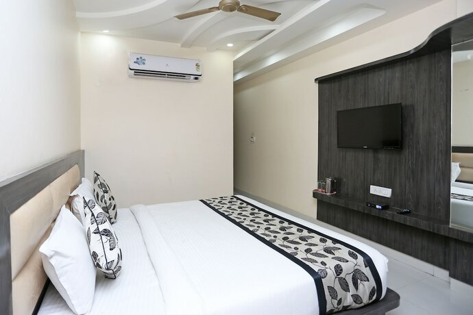 Imagen de la habitación del Hotel Oyo 9919 Nandgiri Palace. Foto 2