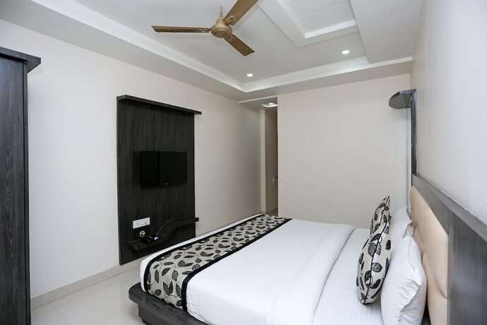 Imagen de la habitación del Hotel Oyo 9919 Nandgiri Palace. Foto 4