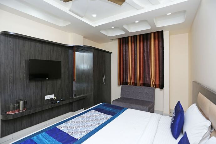 Imagen de la habitación del Hotel Oyo 9919 Nandgiri Palace. Foto 6
