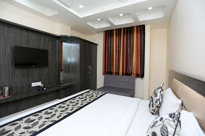 Imagen de la habitación del Hotel Oyo 9919 Nandgiri Palace. Foto 7