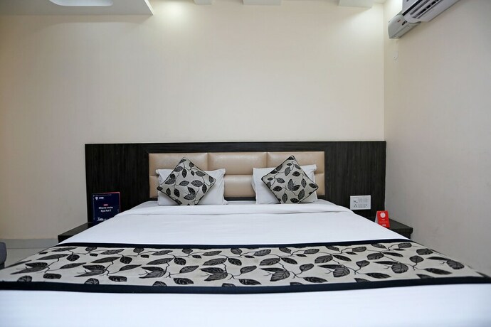 Imagen de la habitación del Hotel Oyo 9919 Nandgiri Palace. Foto 8