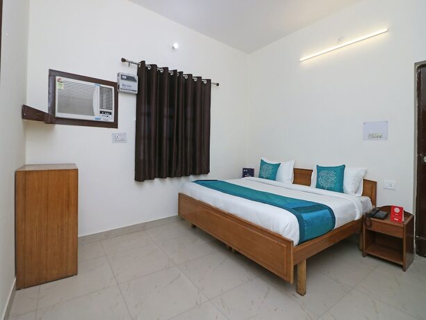 Imagen de la habitación del Hotel Oyo 9963 Raja Palace. Foto 5