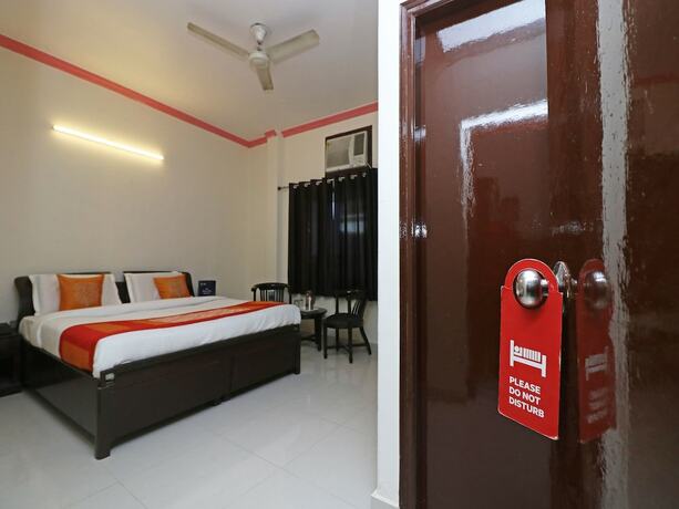 Imagen de la habitación del Hotel Oyo 9963 Raja Palace. Foto 9