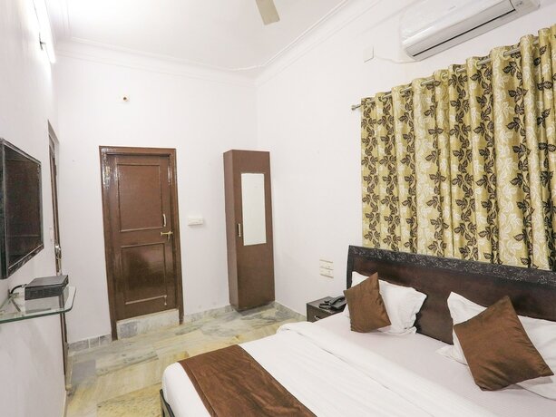 Imagen de la habitación del Hotel Oyo 9971 Royal T. Foto 7