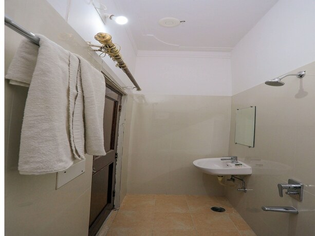 Imagen de la habitación del Hotel Oyo 9971 Royal T. Foto 11