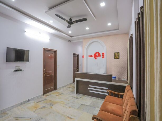 Imagen de los interiores del Hotel Oyo 9971 Royal T. Foto 14