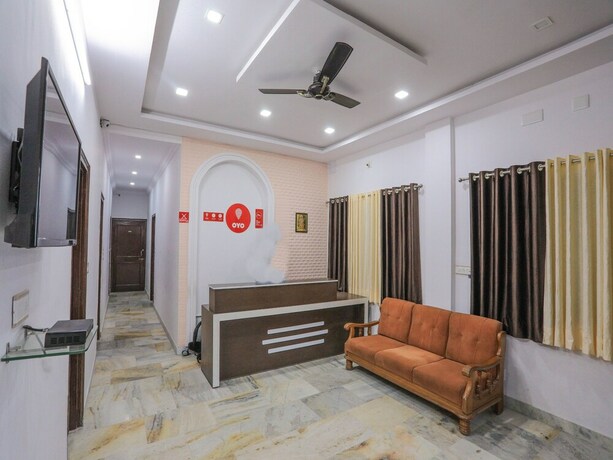 Imagen de los interiores del Hotel Oyo 9971 Royal T. Foto 16