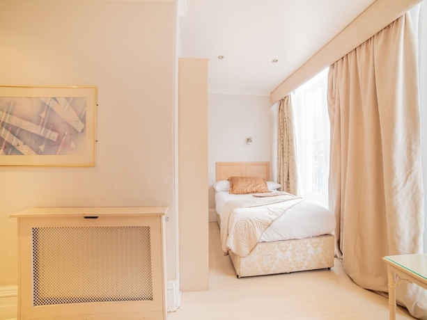 Imagen de la habitación del Hotel Oyo Amsterdam. Foto 16