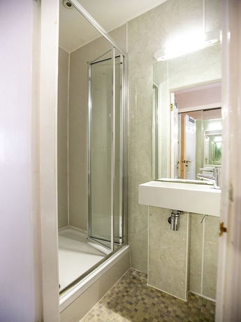 Imagen de la habitación del Hotel Oyo Arden Guest House, Craigmillar Castle Edinburgh. Foto 12