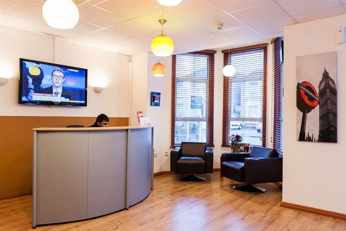 Imagen general del Hotel Oyo Arinza , London Ilford. Foto 2