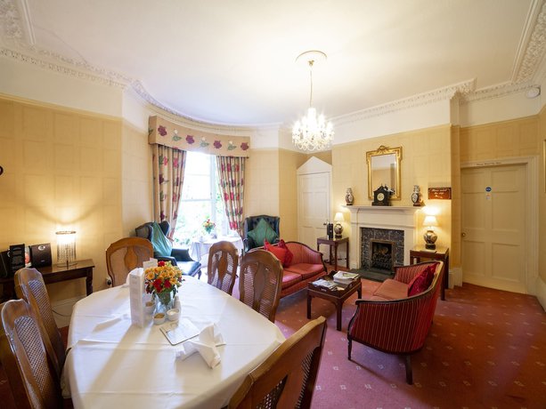 Imagen del bar/restaurante del Hotel Oyo Bailbrook Lodge, Bath. Foto 2