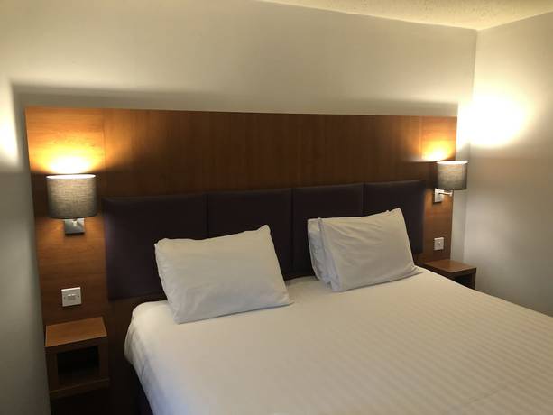 Imagen de la habitación del Hotel Oyo Bluemont. Foto 14