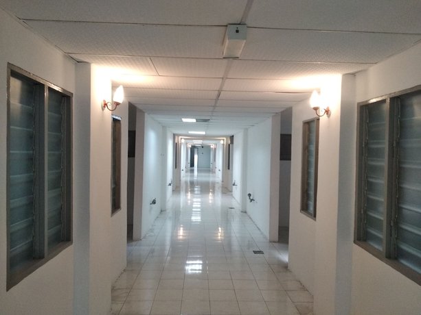 Imagen de los interiores del Hotel Oyo Capital O 89876 Safari. Foto 15