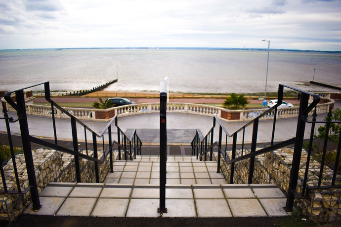 Imagen de los exteriores del Hotel Oyo Devine Beach , Westcliff Southend-on-sea. Foto 12