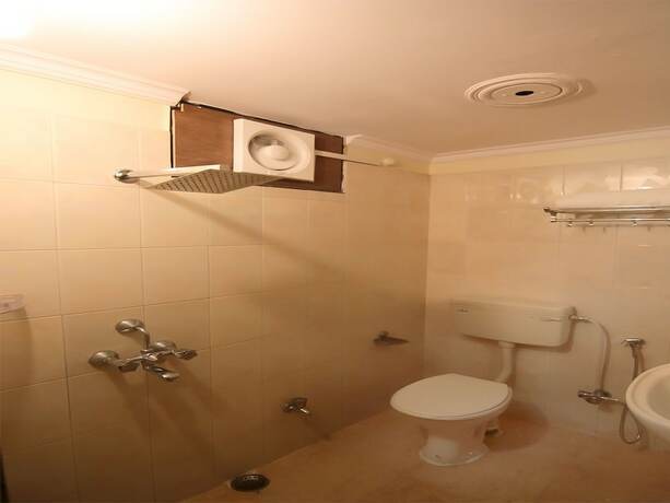 Imagen general del Hotel Oyo Flagship 118 Atithi Satkar Dashashwmedh. Foto 10