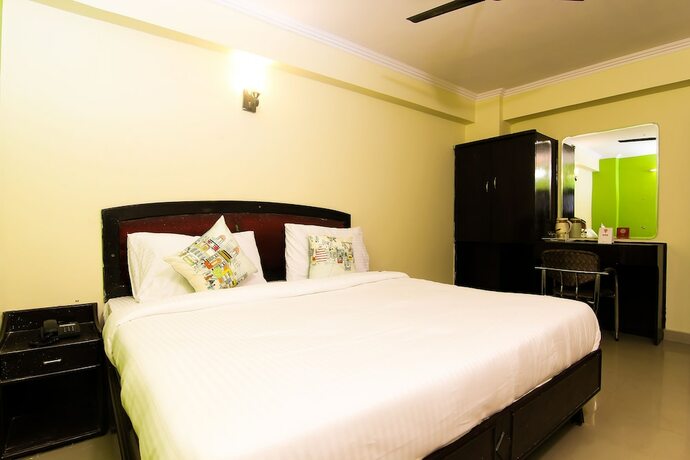 Imagen de la habitación del Hotel Oyo Flagship 118 Atithi Satkar Dashashwmedh. Foto 25