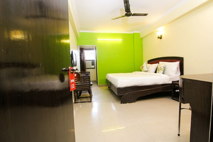 Imagen de la habitación del Hotel Oyo Flagship 118 Atithi Satkar Dashashwmedh. Foto 37