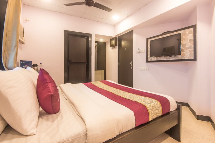 Imagen de los exteriores del Hotel Oyo Flagship 573 Chakala Sahar Road. Foto 14