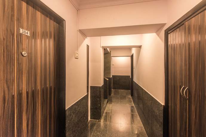 Imagen de los interiores del Hotel Oyo Flagship 573 Chakala Sahar Road. Foto 17