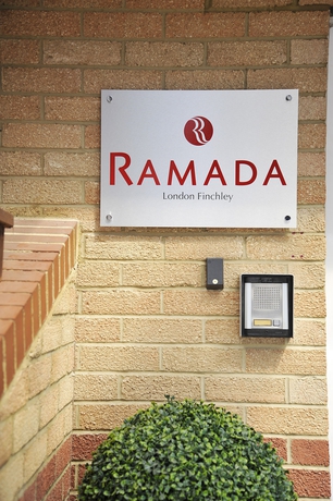 Imagen de los exteriores del Hotel Oyo Flagship London Finchley. Foto 9