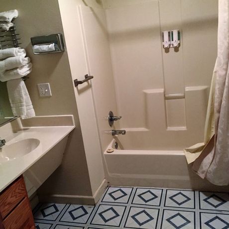 Imagen de la habitación del Hotel Oyo Heber Springs Lakeside. Foto 4
