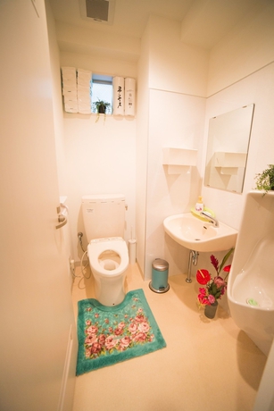 Imagen de la habitación del Hotel Oyo Hikari House. Foto 9