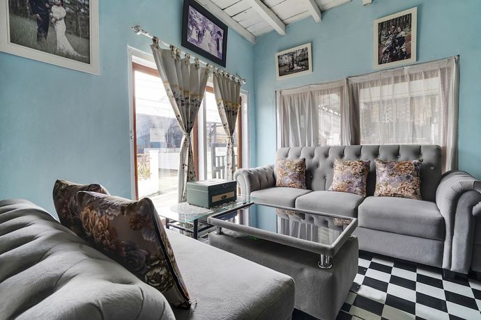 Imagen de los interiores del Hotel Oyo Homes 91011 Eco Tourism Desa Cibodas Areng 1 Syariah. Foto 20