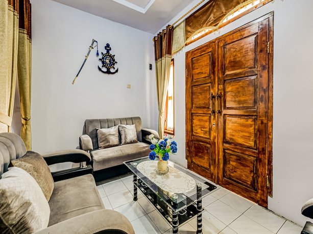 Imagen de los interiores del Hotel Oyo Homes 91067 Desa Wisata Santanamekar. Foto 16