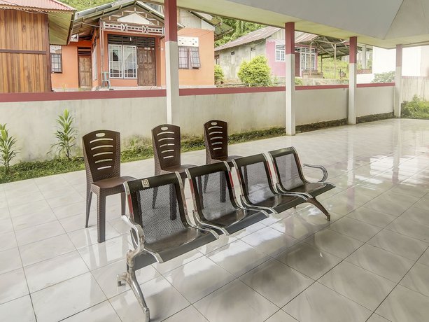 Imagen de los interiores del Hotel Oyo Homes 91101 Homesstay Desa Wisata Marinsow. Foto 19