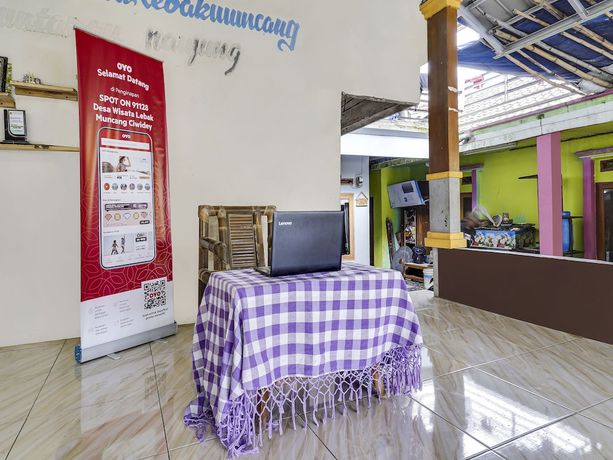 Imagen de los interiores del Hotel Oyo Homes 91128 Desa Wisata Lebakmuncang Ciwidey Syariah. Foto 18