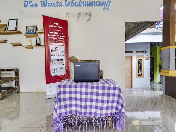 Imagen de los interiores del Hotel Oyo Homes 91128 Desa Wisata Lebakmuncang Ciwidey Syariah. Foto 20