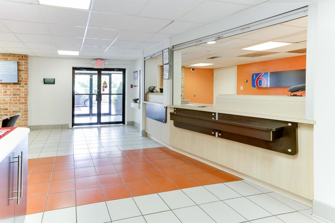 Imagen de los interiores del Hotel Oyo Houston Katy Freeway. Foto 9
