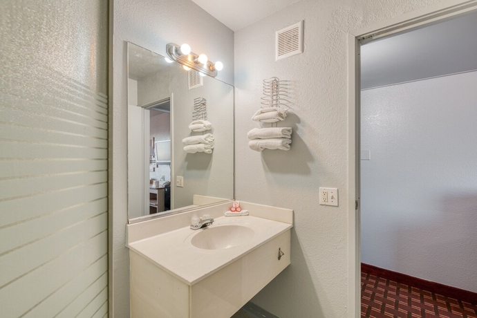 Imagen de la habitación del Hotel Oyo Houston Southwest I-69. Foto 13