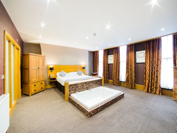 Imagen de la habitación del Hotel Oyo Imperial. Foto 9