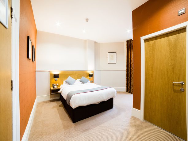Imagen de la habitación del Hotel Oyo Imperial. Foto 10