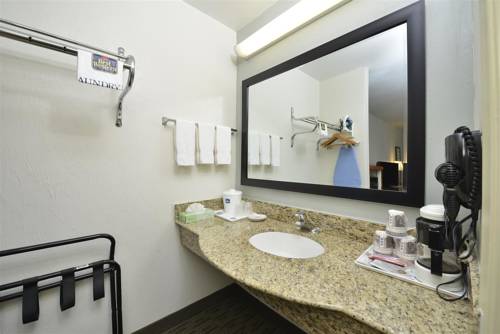 Imagen de la habitación del Hotel Oyo Ingleside Tx. Foto 4