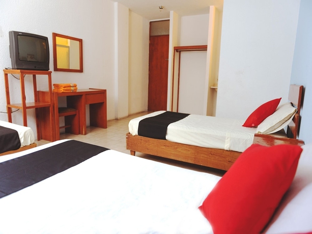 Imagen de la habitación del Hotel Oyo Italia. Foto 15