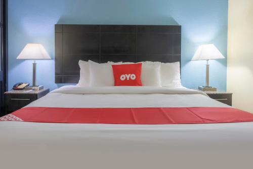 Imagen de la habitación del Hotel Oyo Knoxville Tn Cedar Bluff I-40. Foto 17