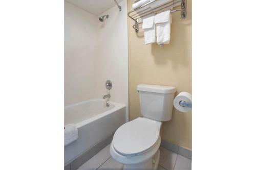 Imagen general del Hotel Oyo Knoxville Tn Cedar Bluff I-40. Foto 8