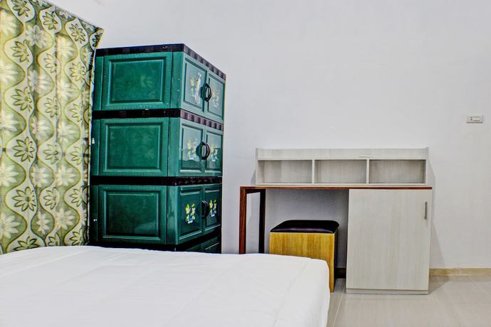 Imagen de la habitación del Hotel Oyo Life 93160 Kost Jenny Karawang. Foto 4
