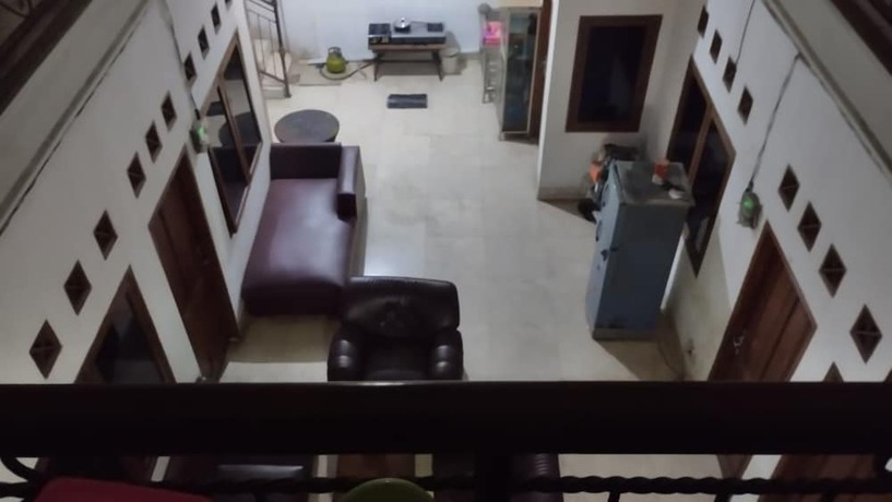 Imagen de los interiores del Hotel Oyo Life 93160 Kost Jenny Karawang. Foto 16