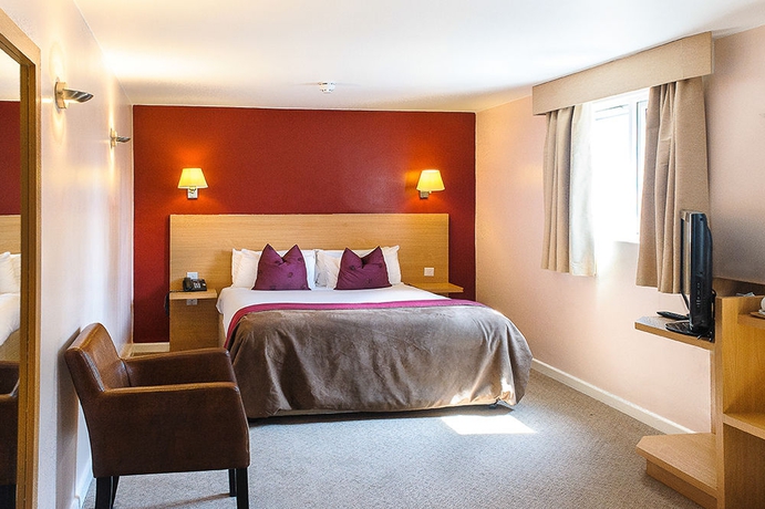 Imagen de la habitación del Hotel Oyo Luton. Foto 5