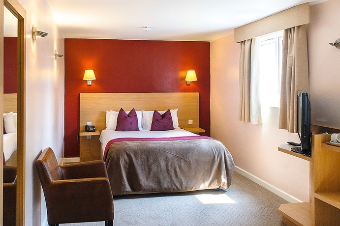 Imagen de la habitación del Hotel Oyo Luton. Foto 6