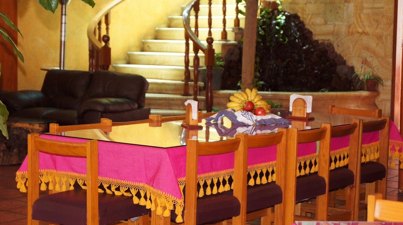 Imagen del bar/restaurante del Hotel Oyo Mi Casa. Foto 6