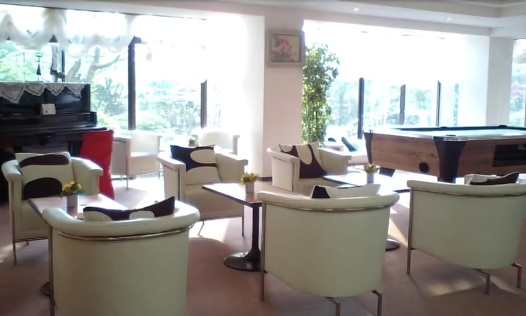 Imagen de los interiores del Hotel Oyo Mifuji. Foto 16