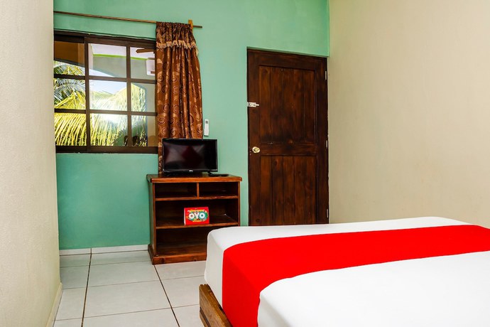 Imagen de la habitación del Hotel Oyo Miramar, Loreto. Foto 5