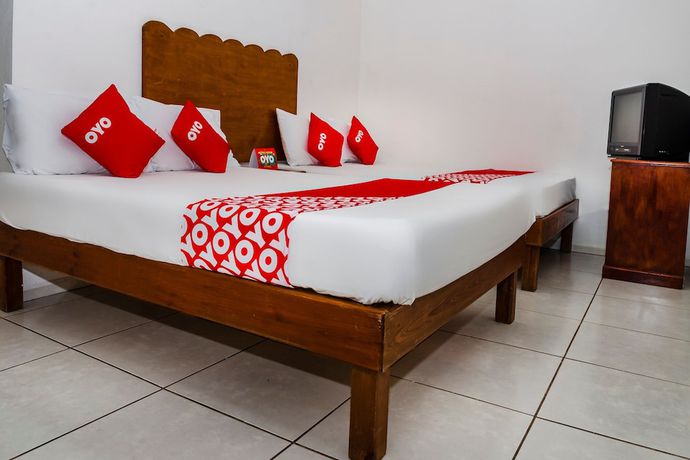 Imagen de la habitación del Hotel Oyo Miramar, Loreto. Foto 11